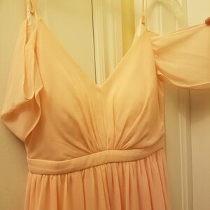 Lulu’s off the shoulder long dress 🌸